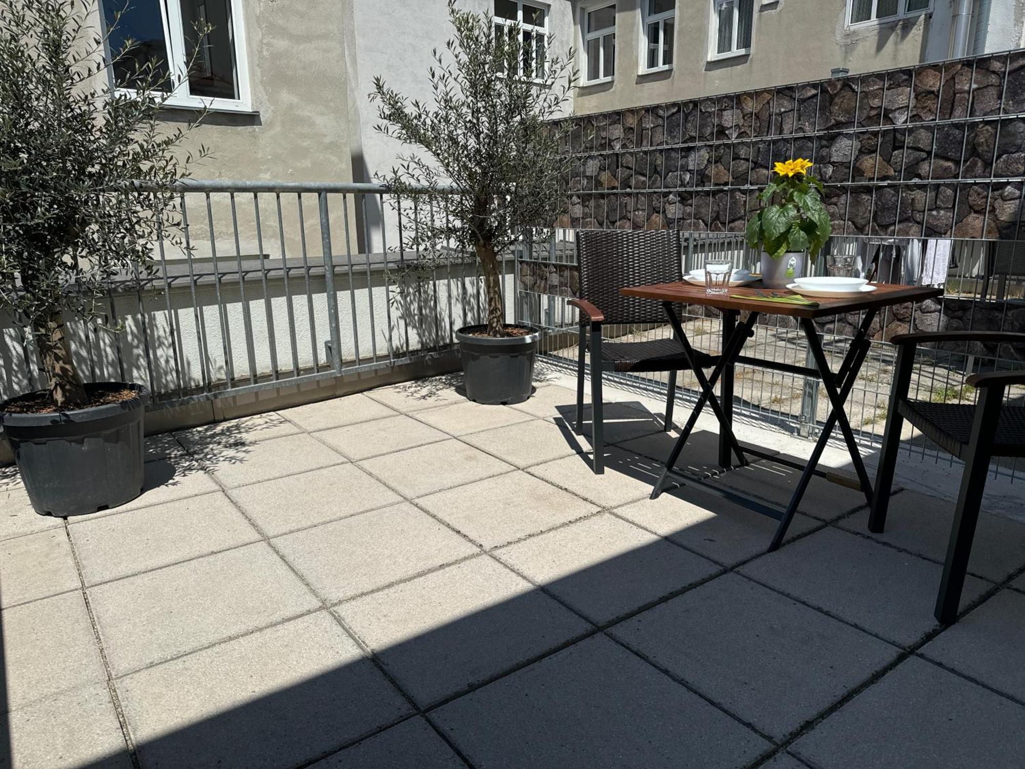 Апартаменты Klein Aber Fein Mit Terrasse Вена Экстерьер фото
